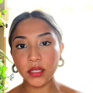 Meet your Posher, Keyla